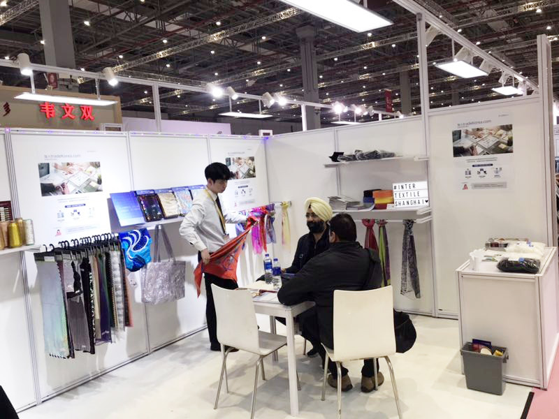March 12th to 14th, 2019 International Textile Exhibition of Spring Intertextile in Shanghai, China Korea Trade Association Booth - Day's Young Brand Participation Many overseas buyers visit, and Chinese buyers account for 70% of the total. Other European and American buyers visited. We look forward to the progress and results with the matched buyers.